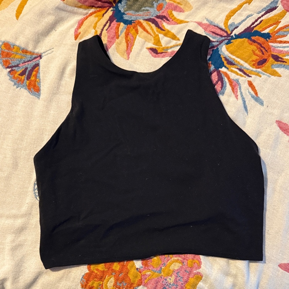 Athleta Conscious Crop